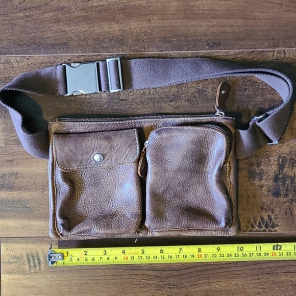 Roots belt/sling bag - Picture 2 of 4